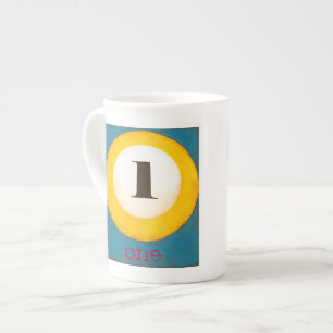 Tasse En Porcelaine Vers le haut de la peinture étroite de la boule de