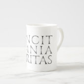 Tasse En Porcelaine VINCIT OMNIA VERITAS - Lumière (Devant droit)