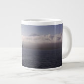 Tasse enorme de volcan de mer (Devant droit)