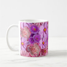 Tasse et tasses florales pourpres
