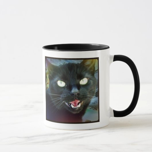 Tasse exigeante de Haiku de chat noir (Droite)
