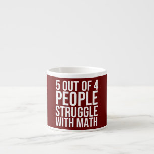 Tasse Expresso 5 personnes sur 4 luttent avec les maths amusantes
