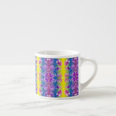 Tasse Expresso Amusant Violet, bleu, jaune motif de Coeurs Whimsi (Droite)