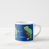 Tasse Expresso Caricature de lézard de caméléon vert joyeux (Droite)