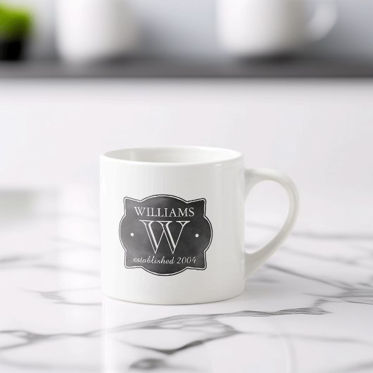 Tasse Expresso Chalkboard Style Nom de famille et monogramme