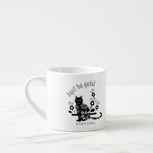 Tasse Expresso Chat noir avec des fleurs et expression portugaise (Gauche)