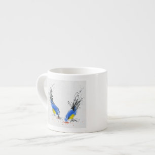 Tasse Expresso Deux petits titmouses picotant le grain.