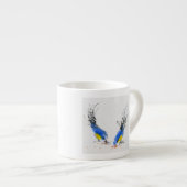 Tasse Expresso Deux petits titmouses picotant le grain. (Devant droit)