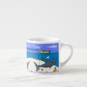 Tasse Expresso Drôle requin couché et dessin animé de pêche (Droite)