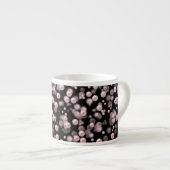 Tasse Expresso Éparpillements de perles roses et blanches sur du  (Devant droit)