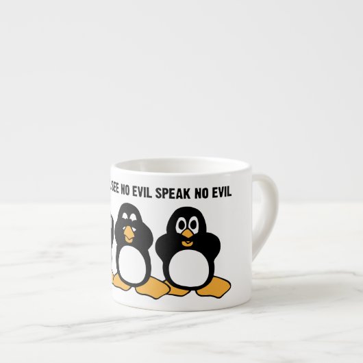 Tasse Expresso Graphique sage de conception de trois pingouins (Devant droit)