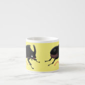 Tasse Expresso Illustration de la caricature du dendroctone du rh (Devant)