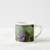 Tasse Expresso Ladybug sur les fleurs de violet doux (Droite)