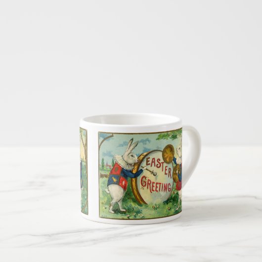 Tasse Expresso Lapins de Pâques mignons avec le grand oeuf de (Devant droit)