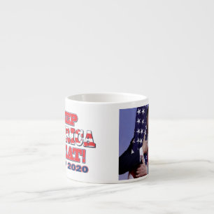 Tasse Expresso Le président Trump brandit le drapeau américain