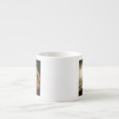 Tasse Expresso Lionne d'hurlement contre le ciel orageux (Devant)