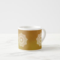 Mandala blanc sur fond doré