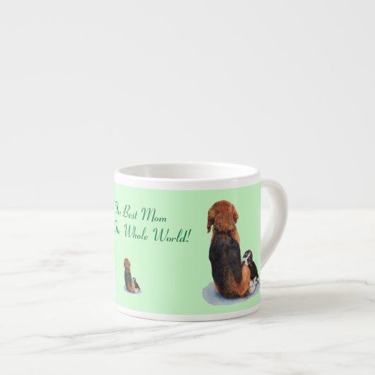 Tasse Expresso mignon chiot beagle bouddling maman chien avec slo (Devant droit)
