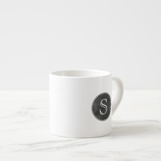 Tasse Expresso Monogramme de style tableau noir gris (Devant droit)
