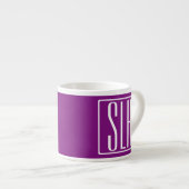 Tasse Expresso Monogramme Initiales 3 Moderne Gras | Blanc & Viol (Devant droit)