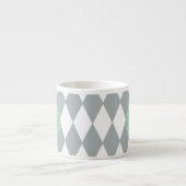 Tasse Expresso Motif de harlequin de blanc gris, monogramme vert (Devant)
