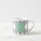 Tasse Expresso Motif de harlequin de blanc gris, monogramme vert (Droite)