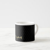 Tasse Expresso Noir moderne Élégant Or Script Chic Monogramme (Devant droit)