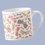 Tasse Expresso Papillon Pastel moderne<br><div class="desc">Motif aux papillons pastel moderne. Art original de Nic Squirrell.</div>