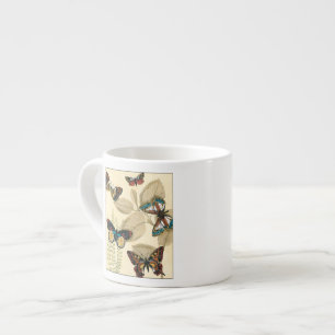 Tasse Expresso Papillons glissant au-dessus du feuille