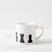 Tasse Expresso Pièces d'échecs noires sur le blanc (Droite)
