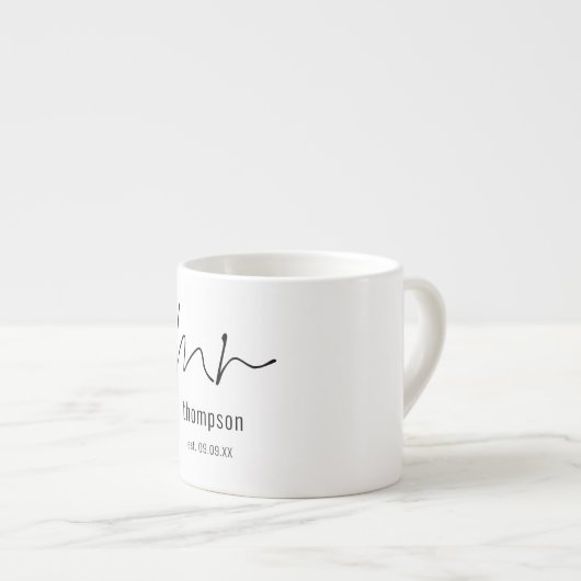 Tasse Expresso Script moderne M. Nom Mariage Box Idée (Devant droit)