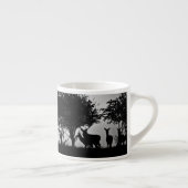 Tasse Expresso Une image de quelques cerfs communs dans la brume (Droite)