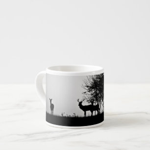 Tasse Expresso Une image de quelques cerfs communs dans la brume