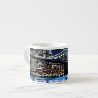 Tasse Expresso Vue de la réflexion de pont de Brooklyn de New
