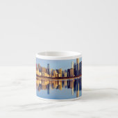 Tasse Expresso Vue d'horizon de Chicago avec la réflexion (Devant)