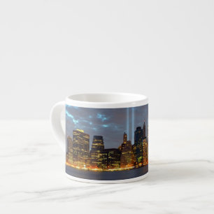 Tasse Expresso Vue d'horizon de ville dans la nuit