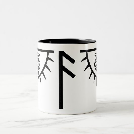 Tasse faite sur commande comportant Huginn et (Centre)