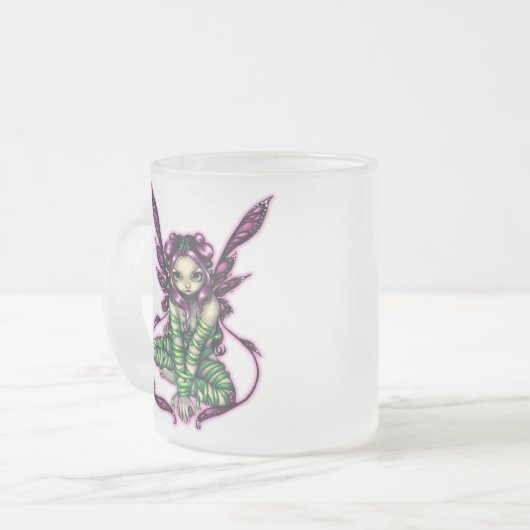 " Tasse féerique "captive (Devant gauche)