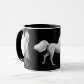 Tasse fière de chevaux blancs (Devant gauche)
