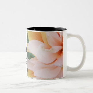 Tasse florale d'amour d'espoir de paix de joie