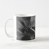 Tasse Flutter Charm – Papillons Élégants pour Séré (Gauche)