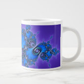 Tasse Géante Arabesque bleu sur le pourpre - fractale (Droite)