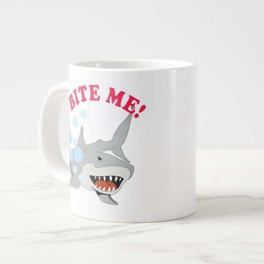 Tasse Géante Bite Me Shark on White (Devant gauche)