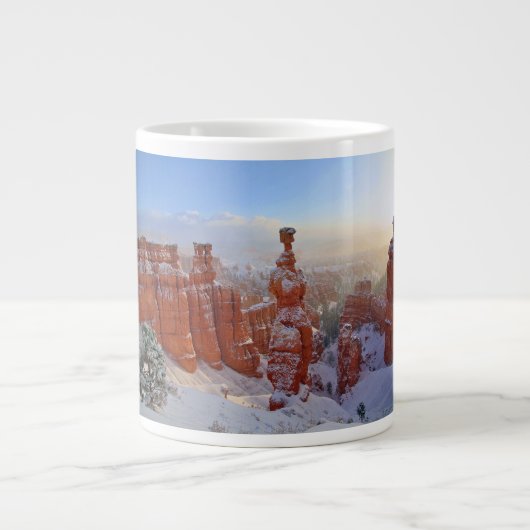Tasse Géante Bryce Canyon - Tempête de neige matinale (Devant)