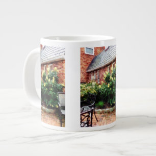 Tasse Géante Café Extérieur Avec Hydrangea