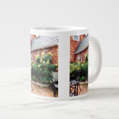 Tasse Géante Café Extérieur Avec Hydrangea (Devant droit)