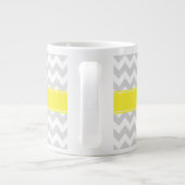 Tasse Géante Chevron Lt Gris Blanc Monogramme Nom Jaune (Dos)