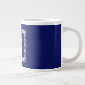 Tasse Géante Clé grecque blanche bleue marine #1 Monogramme enc (Droite)