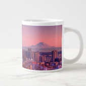 Tasse Géante Coucher du soleil derrière l'horizon de Seattle du (Droite)