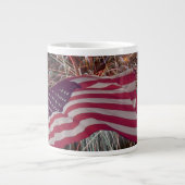 Tasse Géante Drapeau américain et feux d'artifice (Devant)